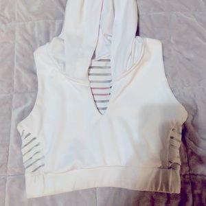 Cute❤️booty white crop hoodie/sports bra